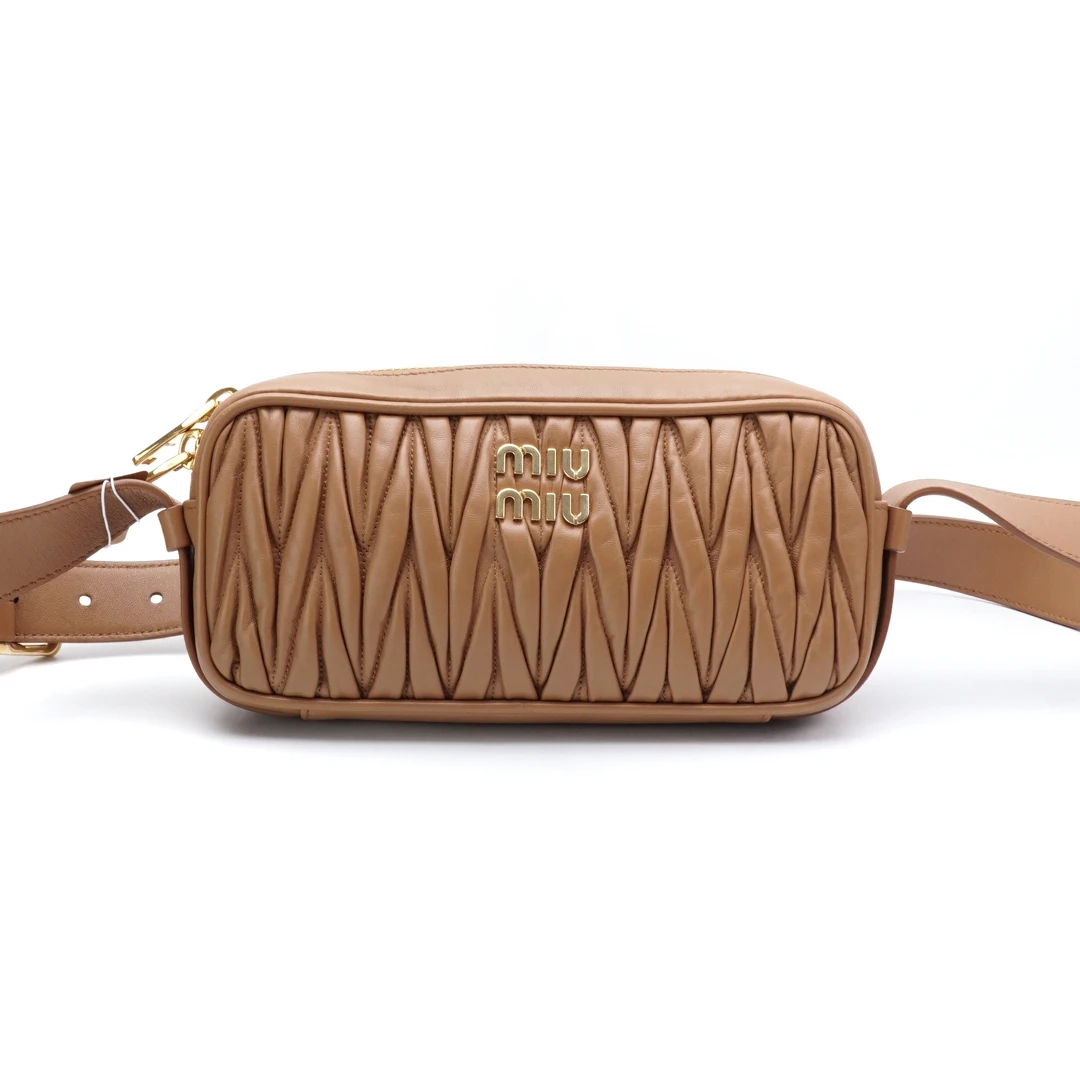 95新 MIU MIU/缪缪 MIU MIU缪缪焦糖色褶皱单肩包 9232