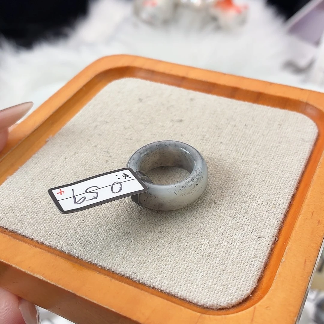 和田玉未镶嵌戒指L11点墨轮胎直径16.6不退换