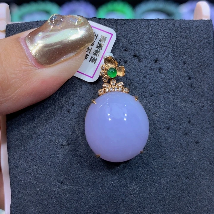 翡翠18K金镶嵌颈饰翡翠