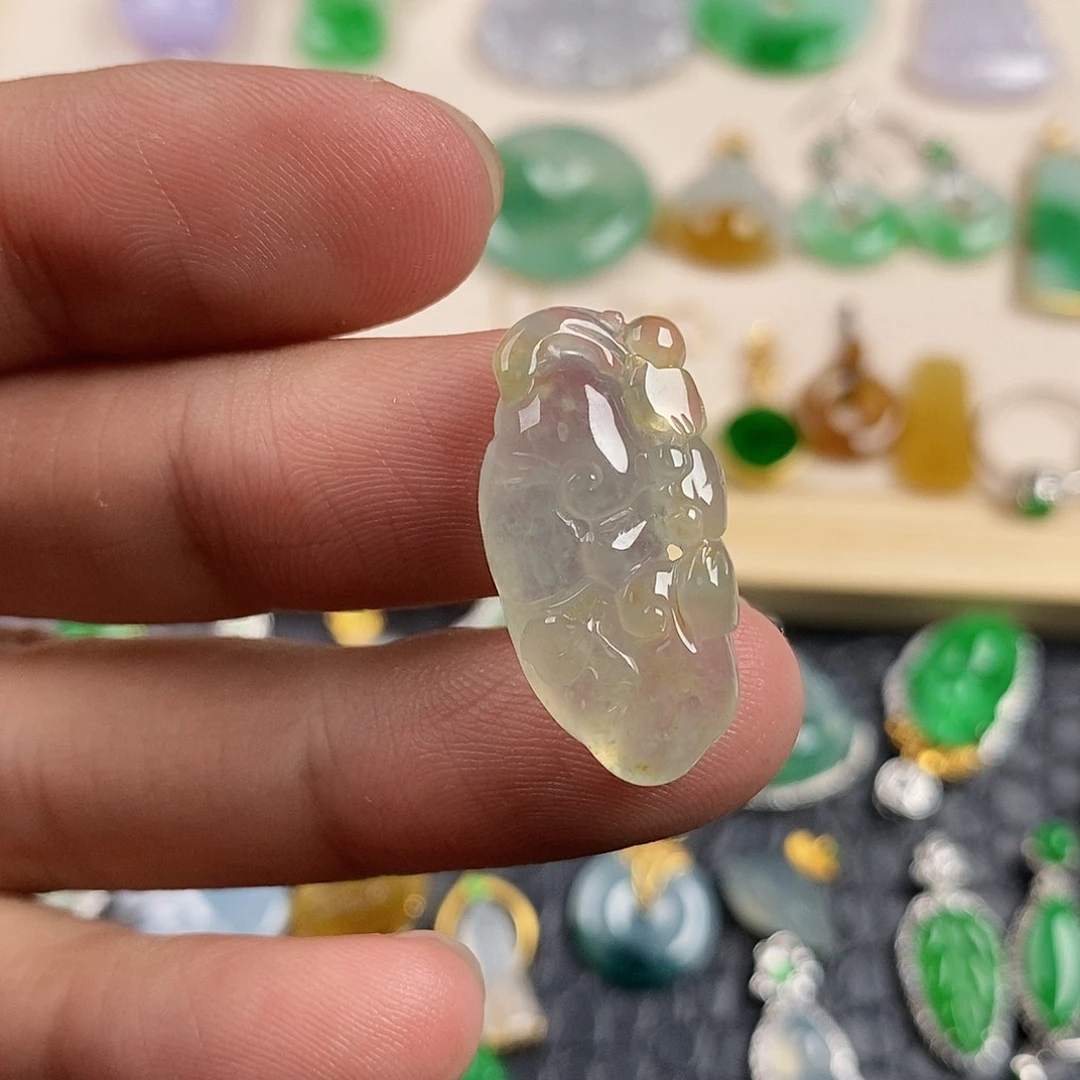 翡翠未镶嵌颈饰果*甜翡翠