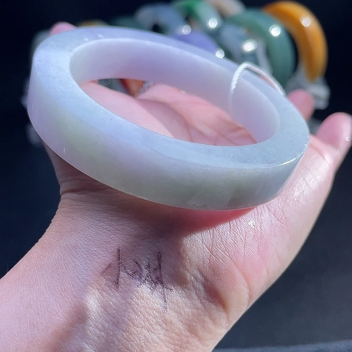 定制翡翠未镶嵌翡翠手镯