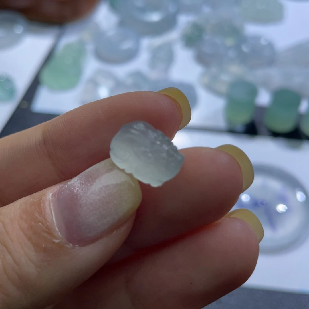 定制翡翠未镶嵌貔貅