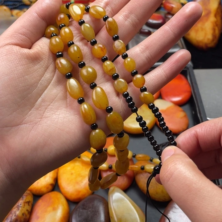 闯***王和田玉未镶嵌颈饰