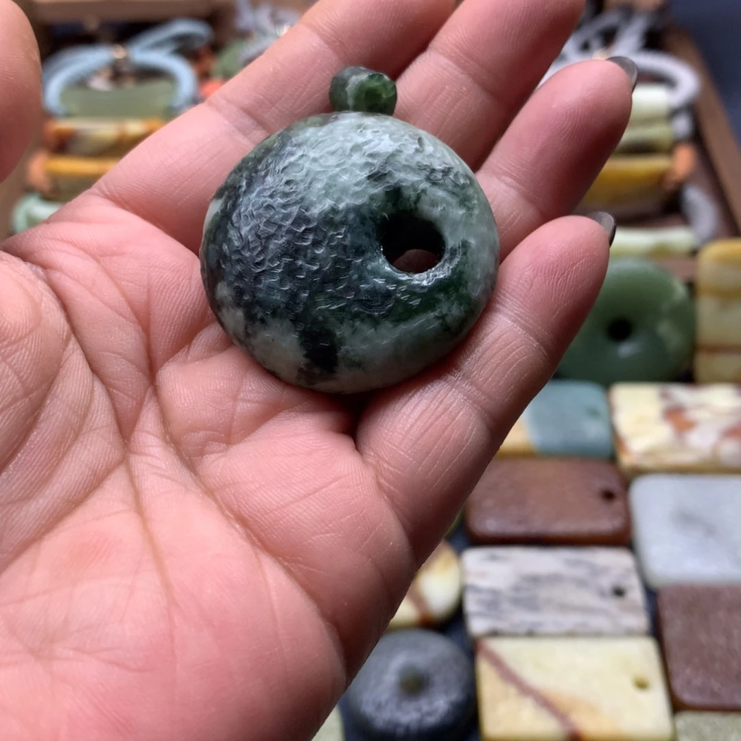 李****蛇纹石玉合金颈饰