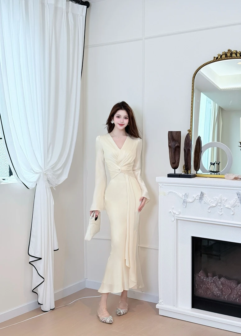 【早秋新款】汪大美25年新款时尚法式收腰显瘦连衣裙251999