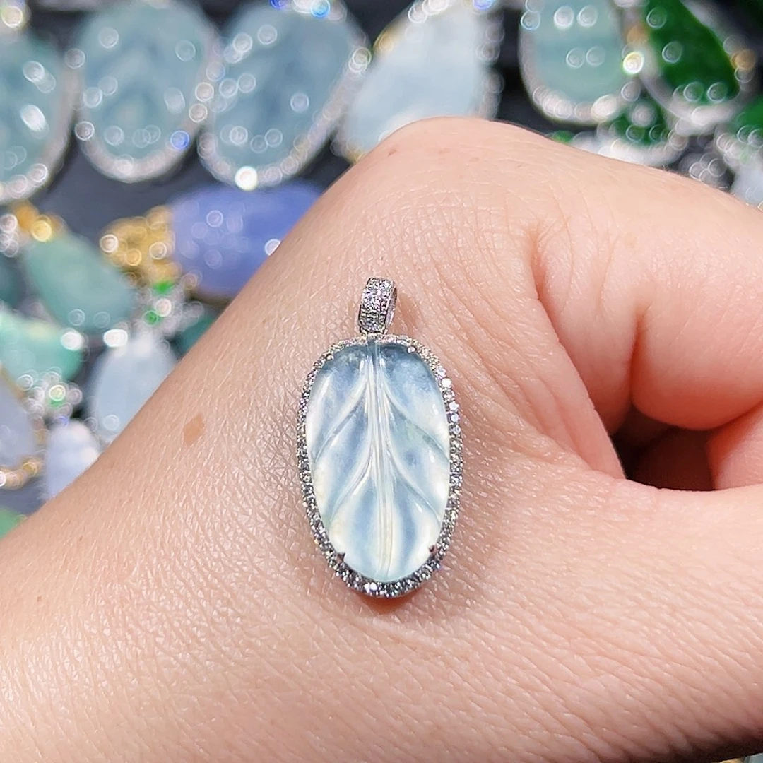 翡翠吊坠(不含链)18K金镶嵌