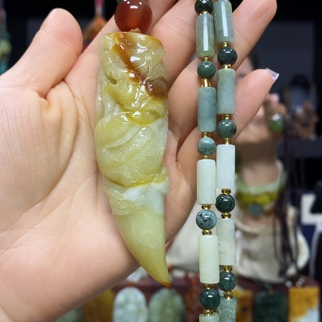 岫玉未镶嵌挂件吊坠