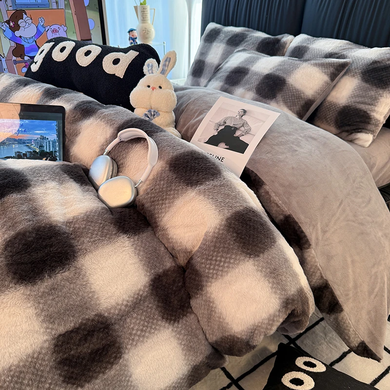 网红款印花格子牛奶绒四件套轻奢暖兔毛绒双面绒被套宿舍三件套