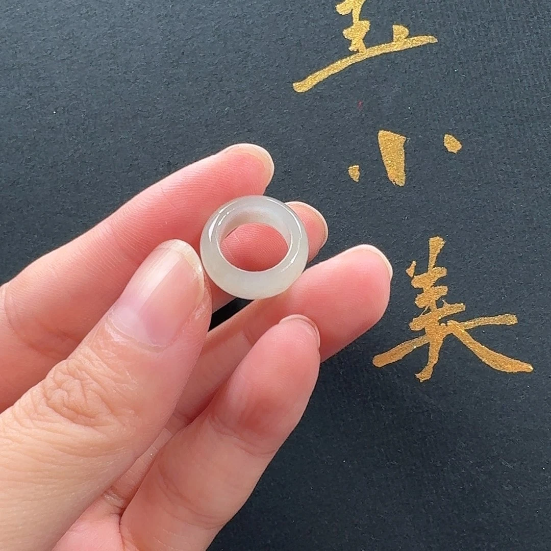 马***伟颈饰未镶嵌和田玉于田