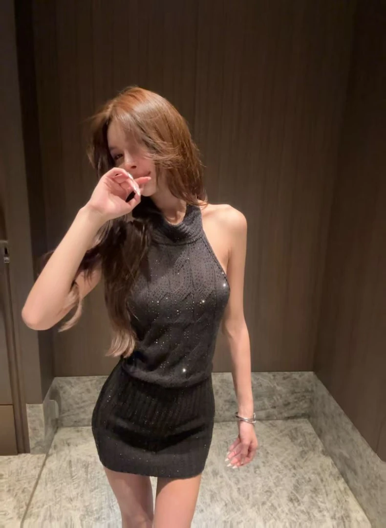 ROSE• 定制 满天星挂脖露背亮钻 连衣包臀裙 针织