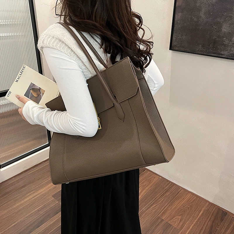 2025新款小众设计手提包大容量通勤公文包质感百搭单肩包腋下包
