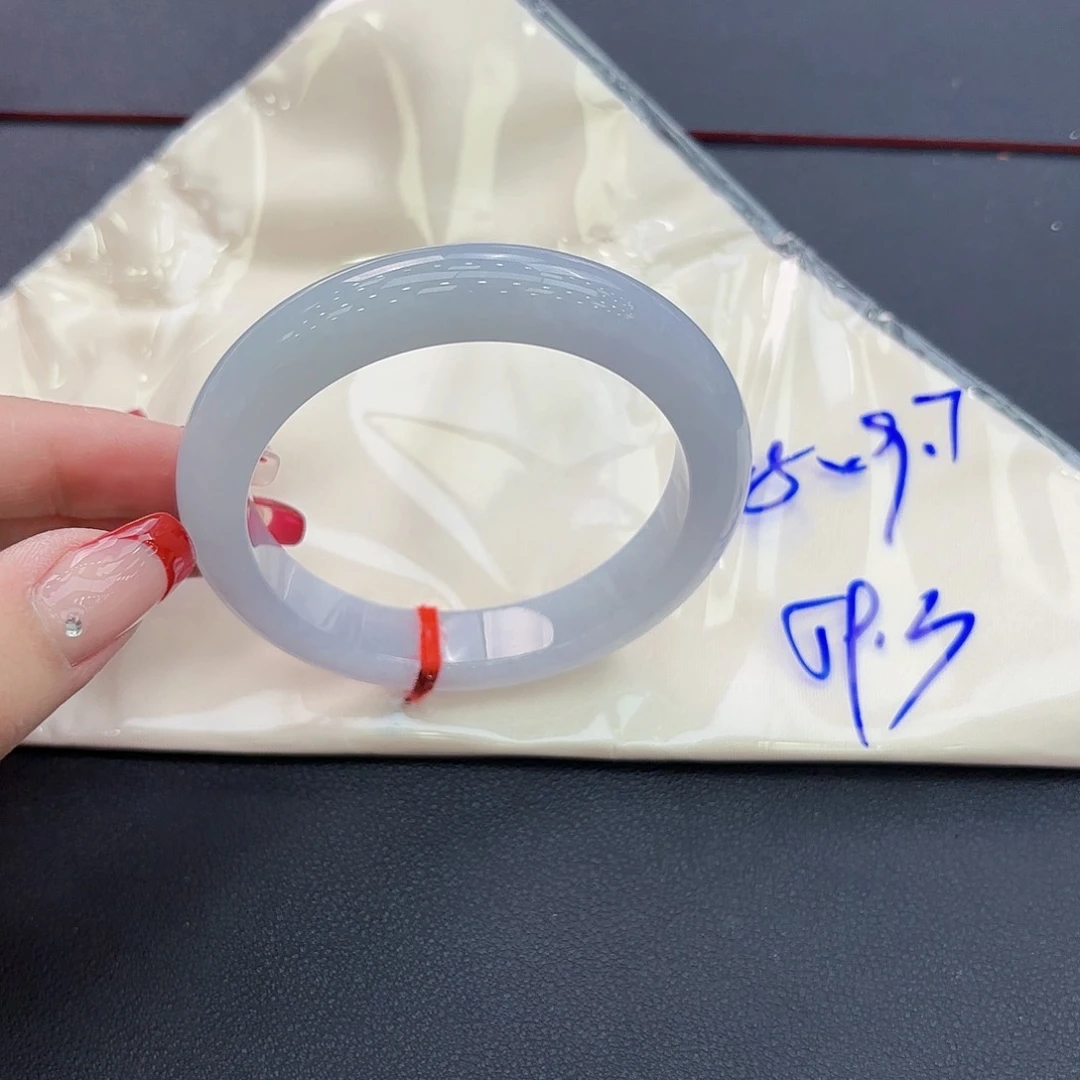 翡翠手镯未镶嵌手镯