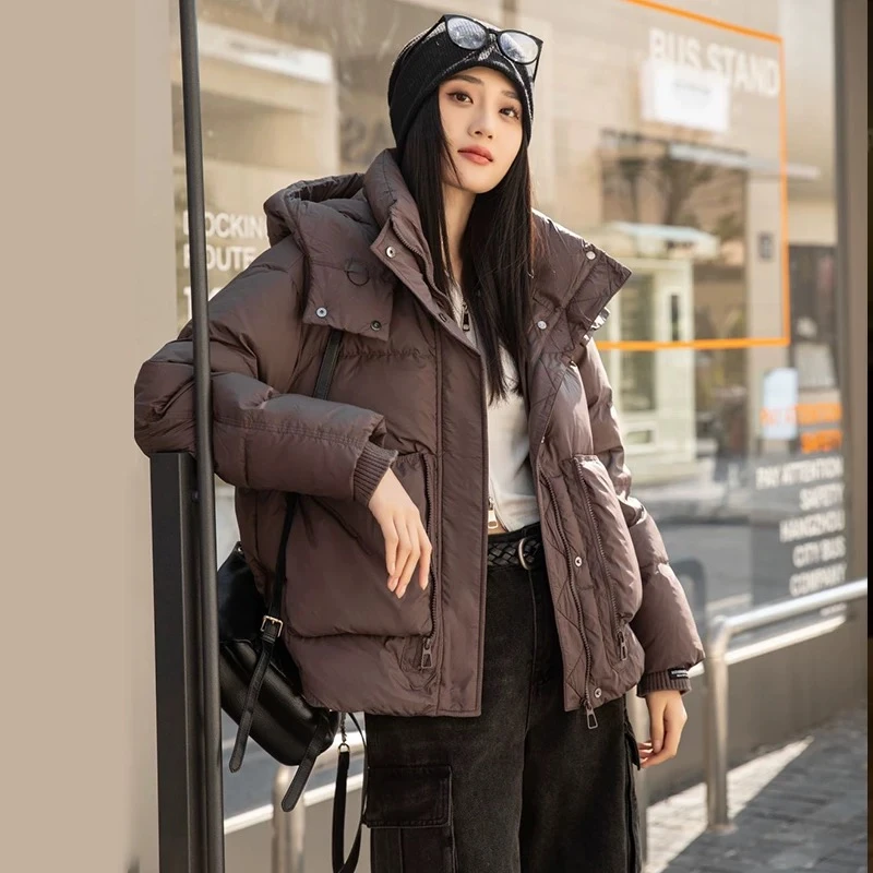 蒙口联名2025冬季欧洲站新款大口袋连帽短款白鸭绒休闲加厚羽绒服