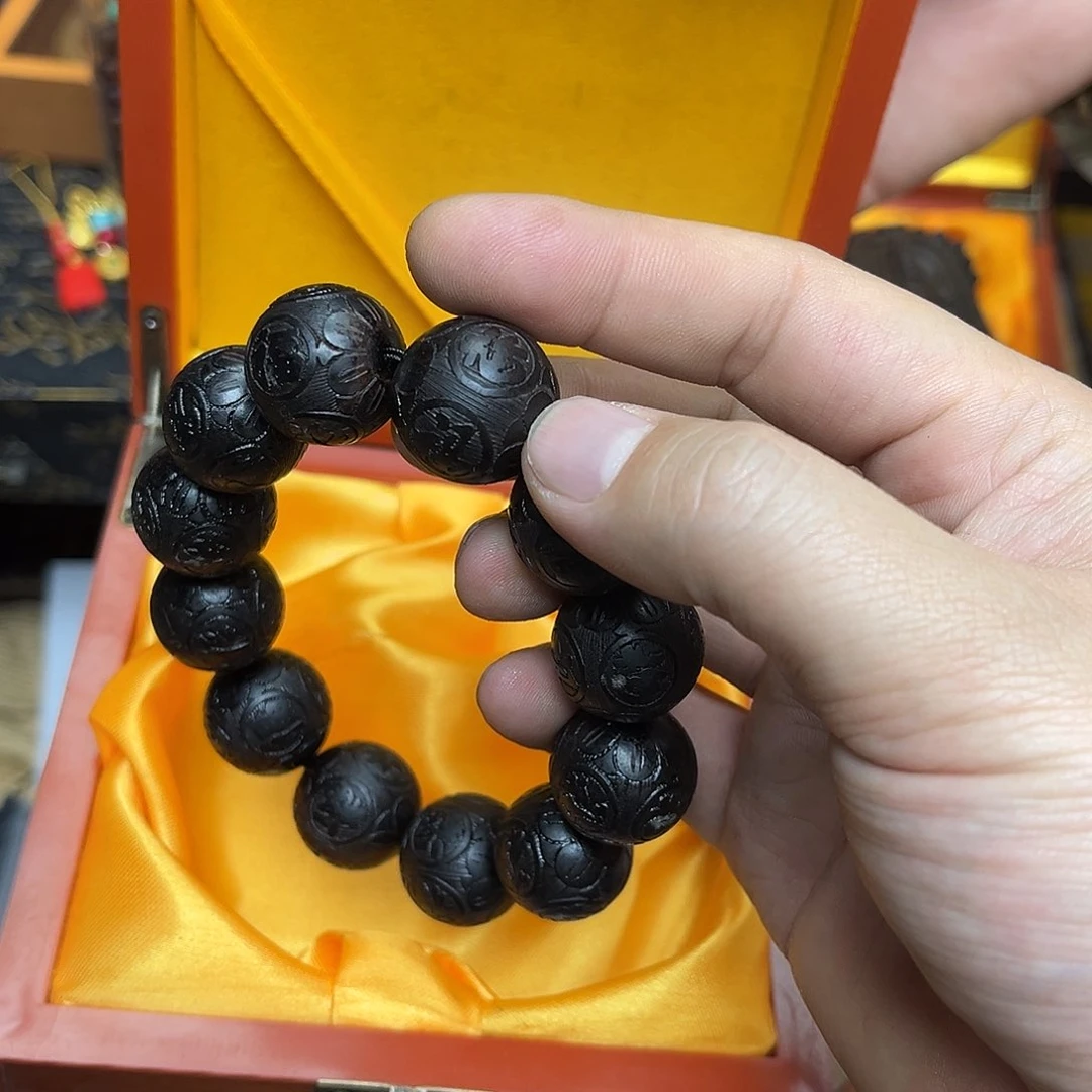 大叶紫檀（黑酸枝木类）