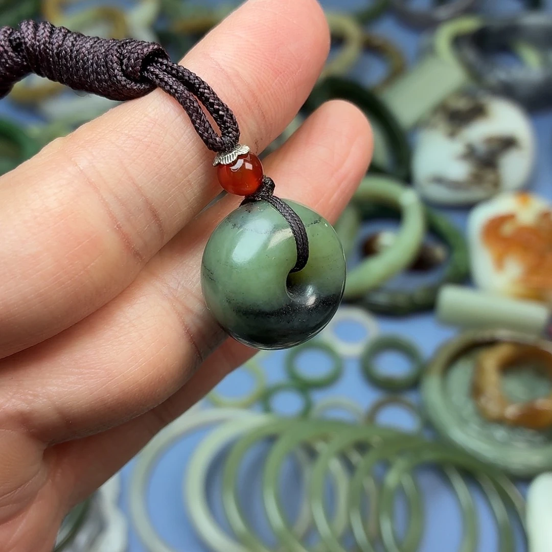 和田玉未镶嵌颈饰21.8mm直径