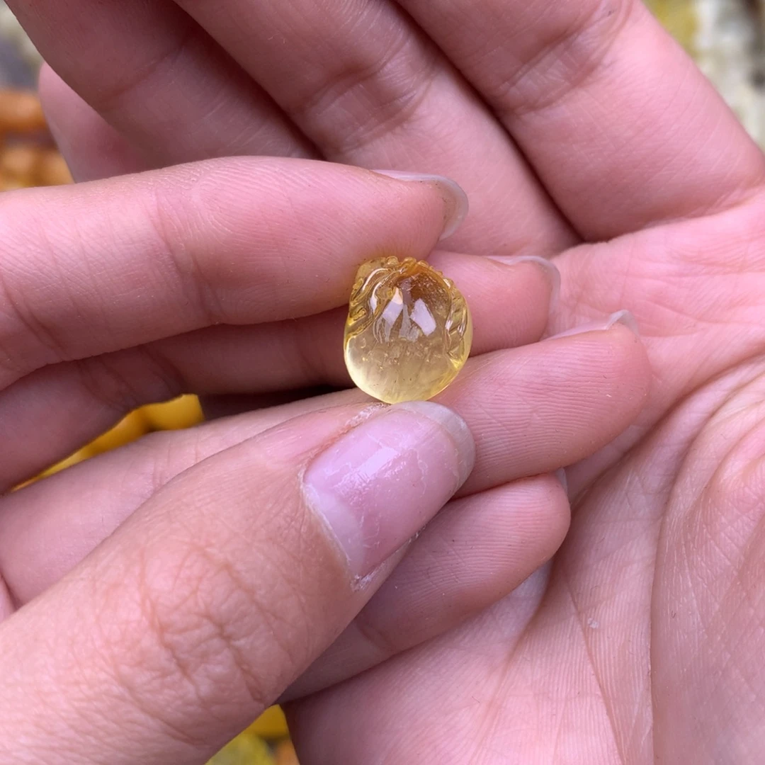 琥珀未镶嵌珠宝奇石