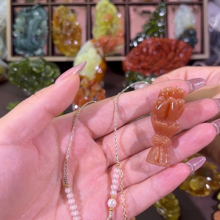 未镶嵌蛇纹石玉颈饰星**秋随机发