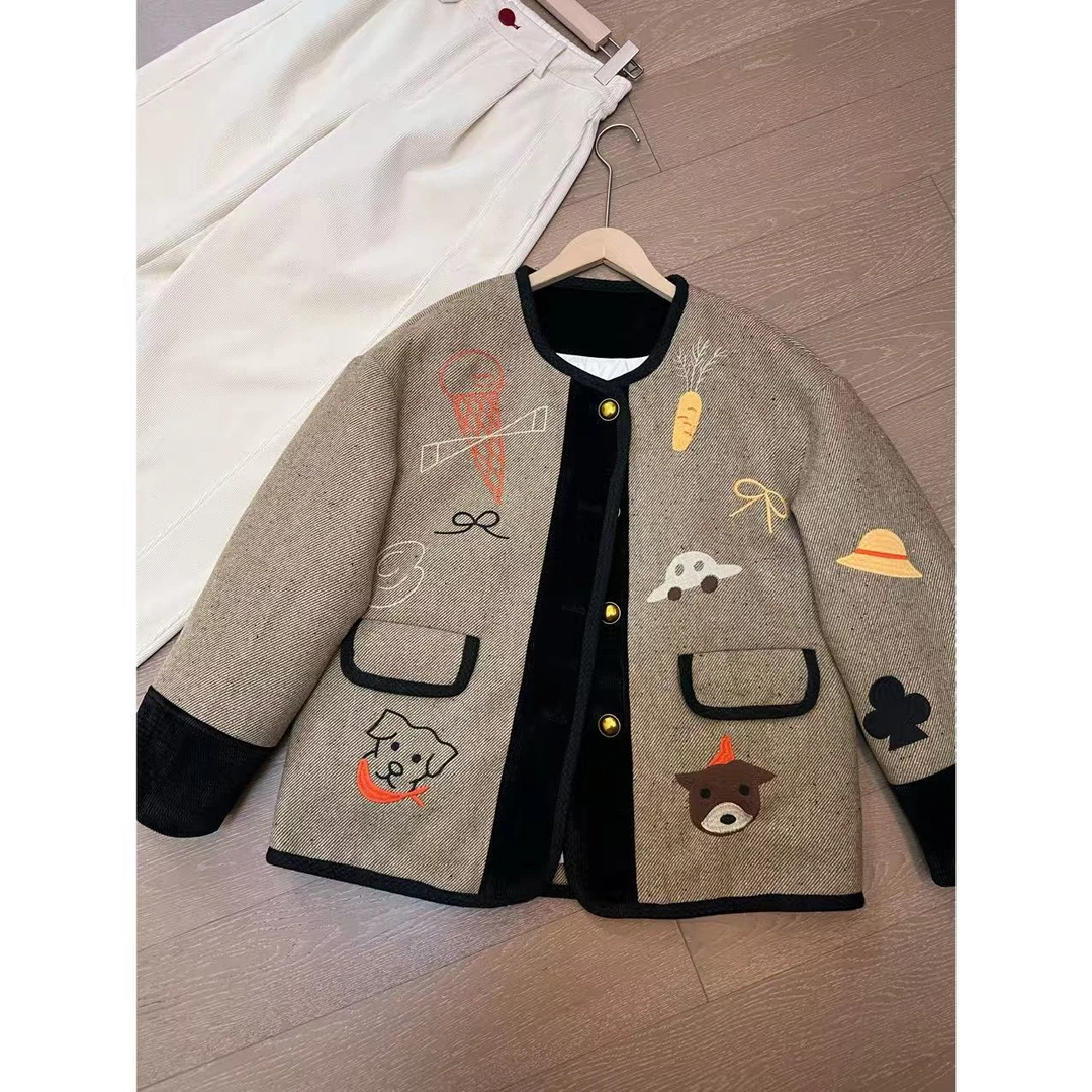 JOJO/玖了个玖 小众设计款时尚卡通图案小香风羽绒服 2412B6040