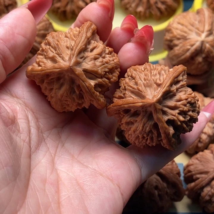 把件文玩核桃麦穗虎头三棱正奔全品40