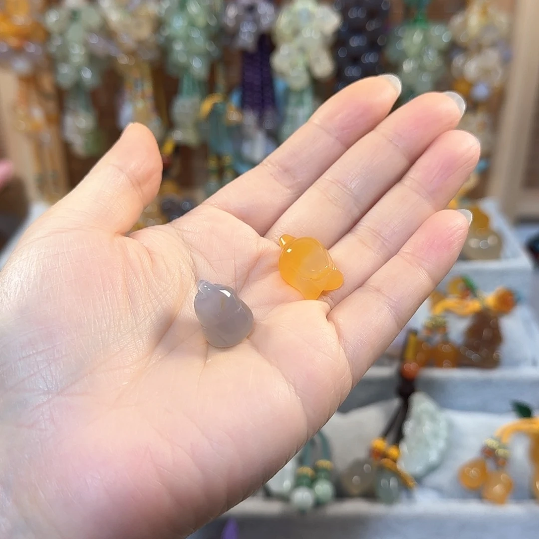 玛瑙/玉髓挂件福利通货料不挑不拣带有包容点未镶嵌