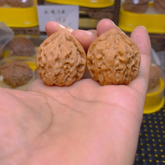 吊坠文玩核桃红豆