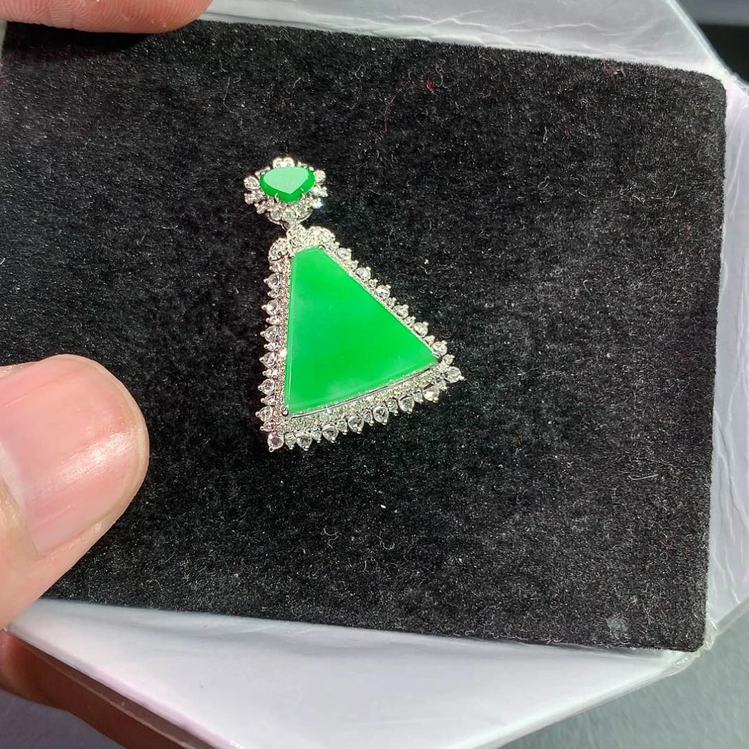 翡翠吊坠(赠链)18K金镶嵌