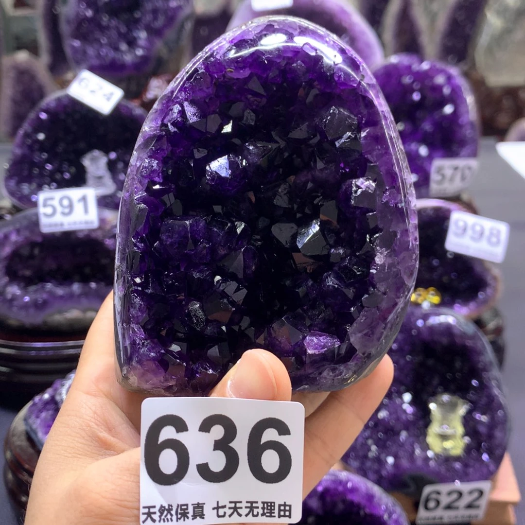 未镶嵌水晶大型摆件（非配饰）