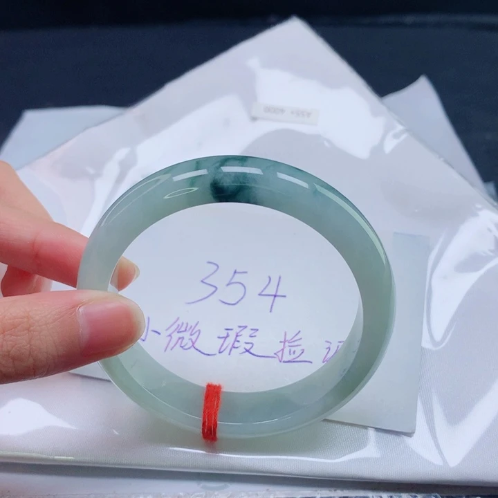 翡翠未镶嵌手镯圈口5556