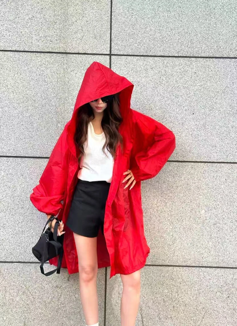 JODIEWANG轻薄防水宽松长袖多色连帽UPF30+防晒衣长款外套V8553