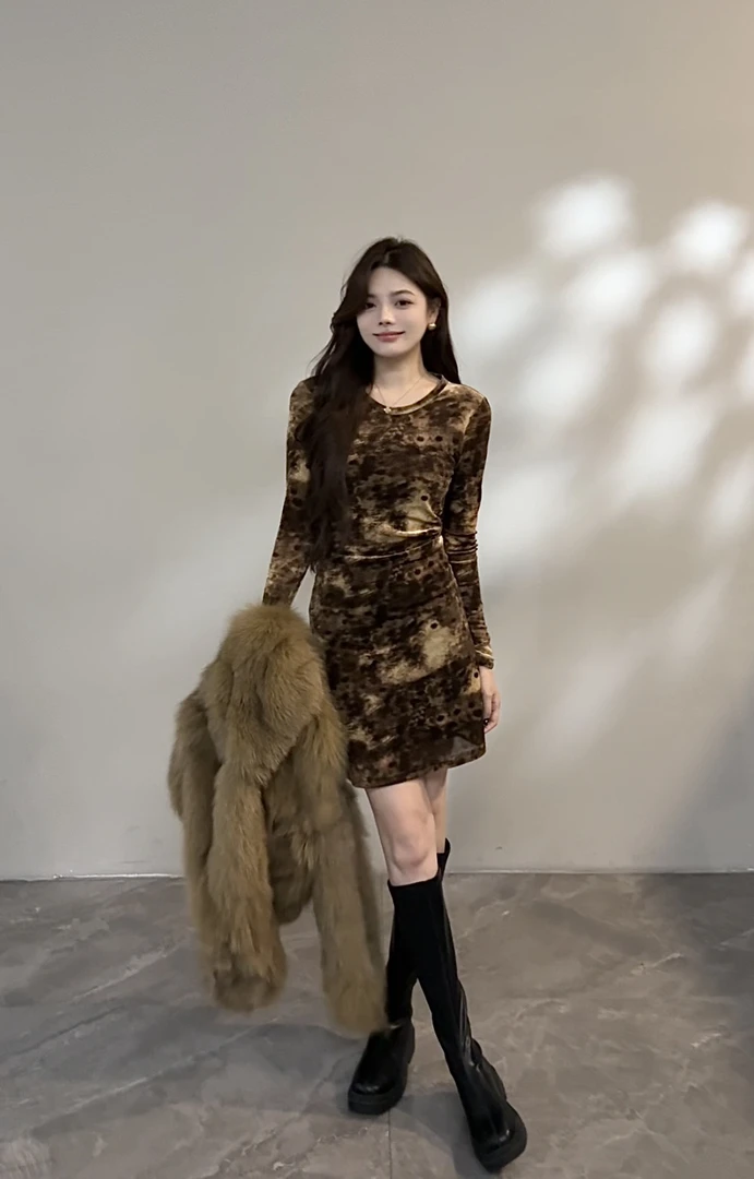 【苏苏】长袖短裙圆领扎染加厚印花连衣裙法式秋冬季时尚DT1718