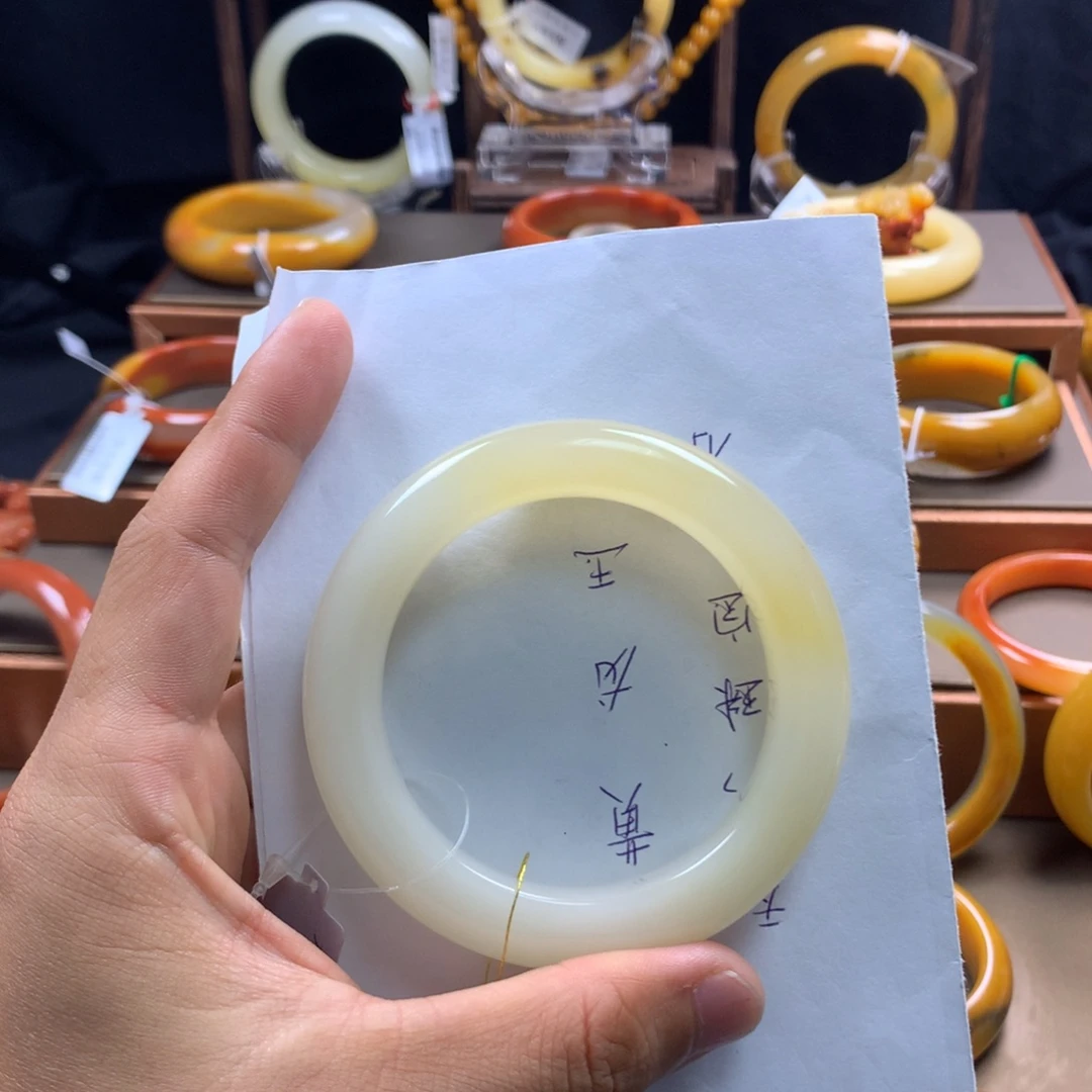 石英质玉（黄龙玉）未镶嵌手镯