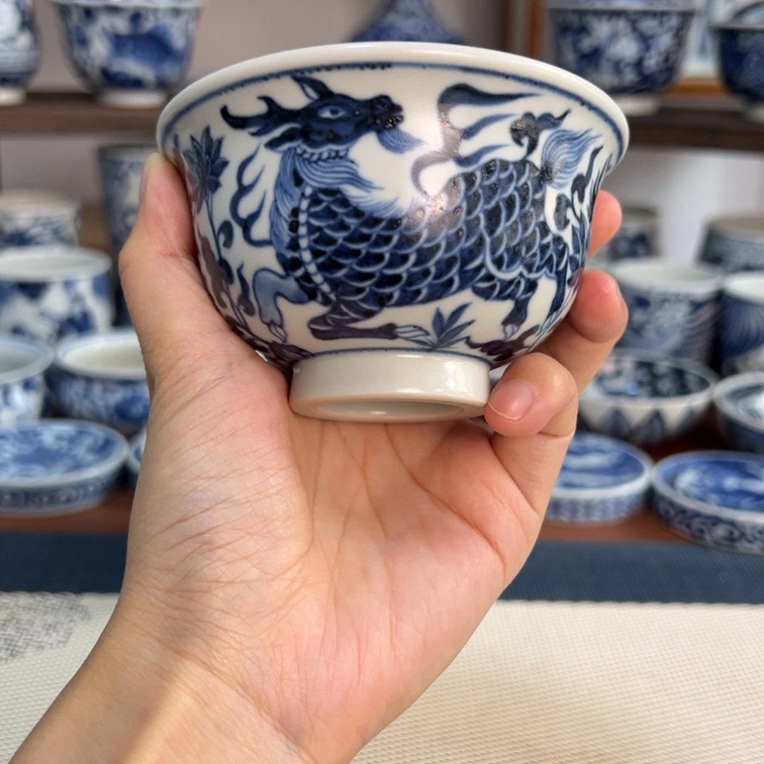 景德镇纯手绘麒麟压手