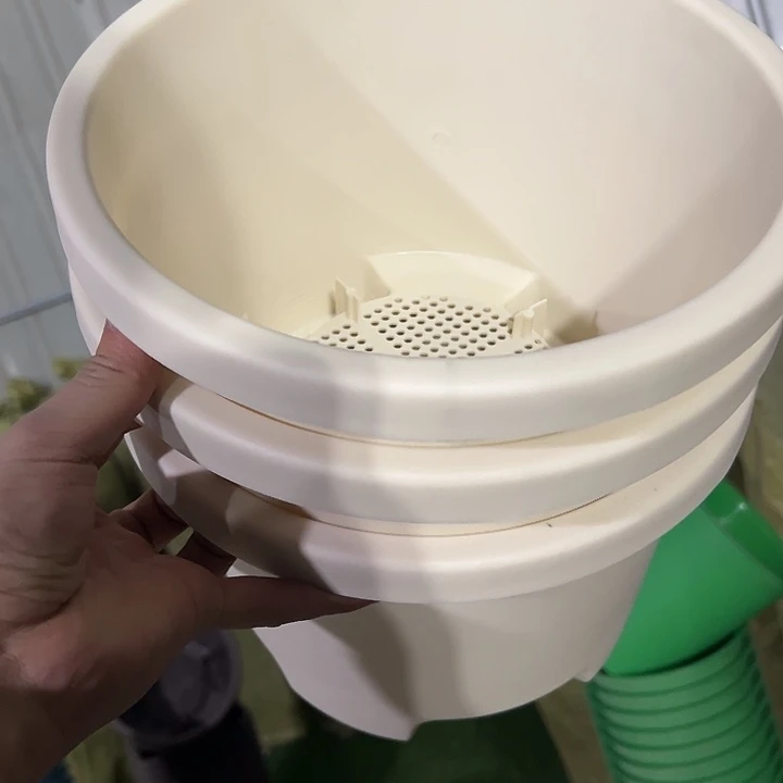 串色米白圆球根26外径19高3个