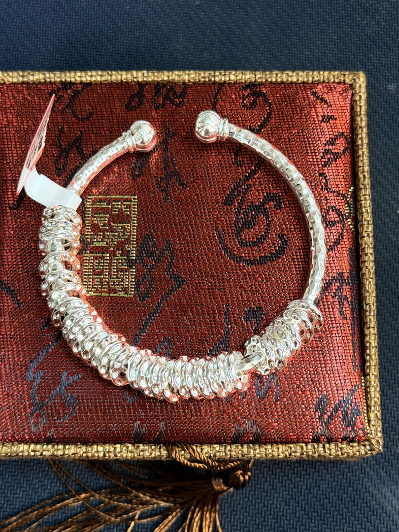 精品银手镯（无礼盒） S164