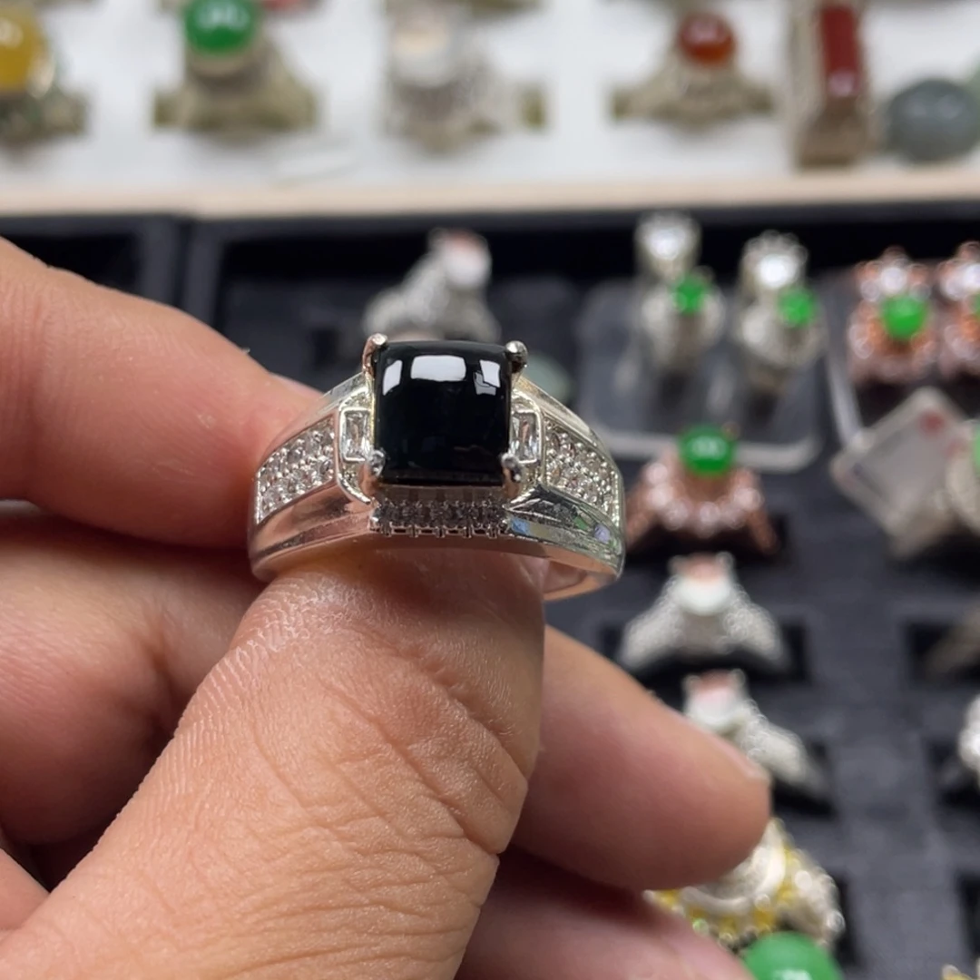 翡翠配石墨翠方戒铜托