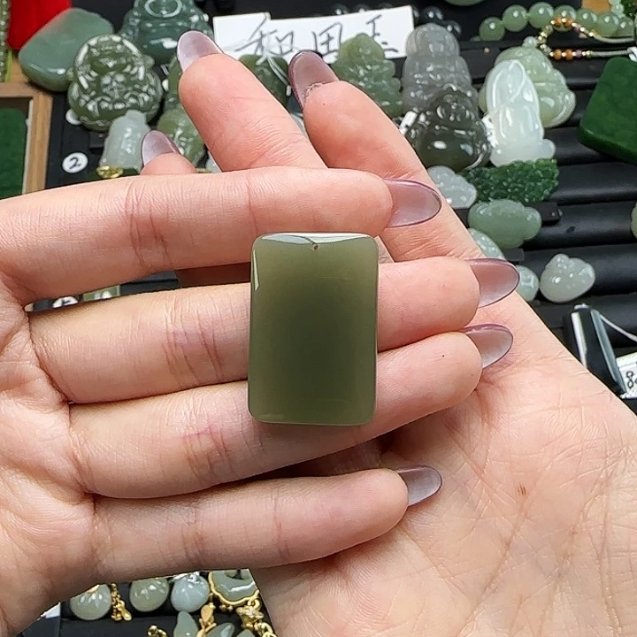 颈饰未镶嵌和田玉