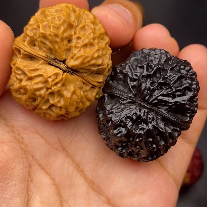 文玩核桃把件39尺铁绣球