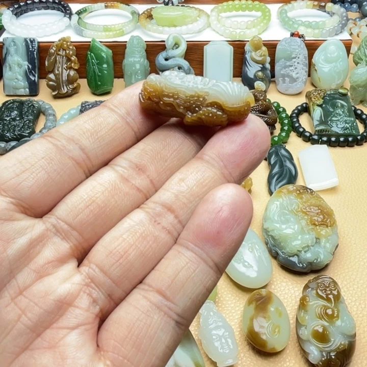 和田玉（糖玉）颈饰未镶嵌定制款