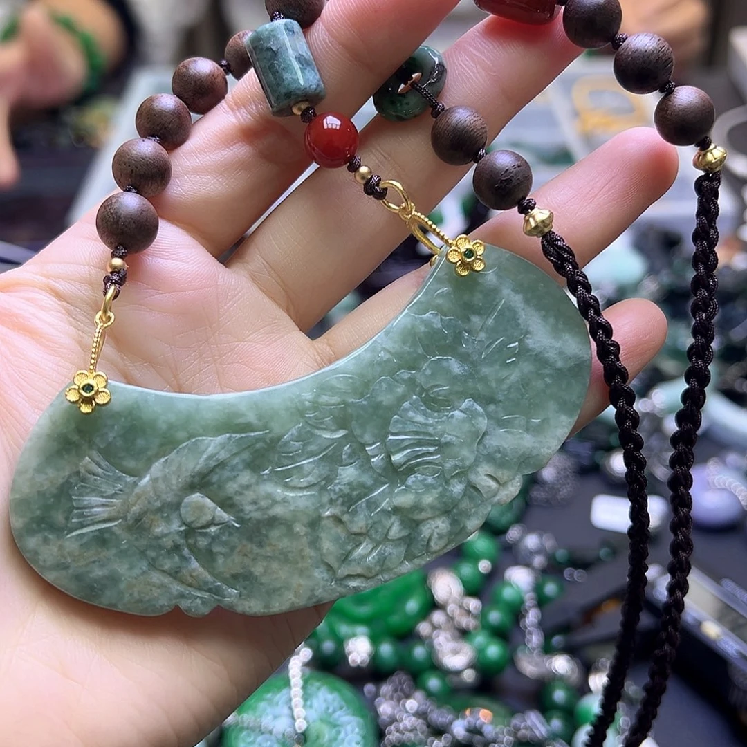 翡翠未镶嵌颈饰99