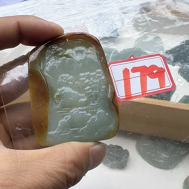 翡翠颈饰未镶嵌天然缅甸翡翠吊坠