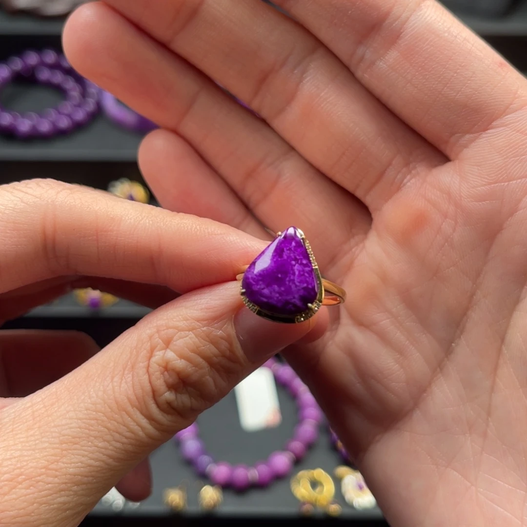 苏纪石（舒俱来）18K金镶嵌戒指