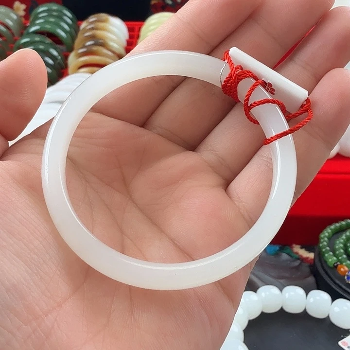 和田玉（糖玉）未镶嵌手镯