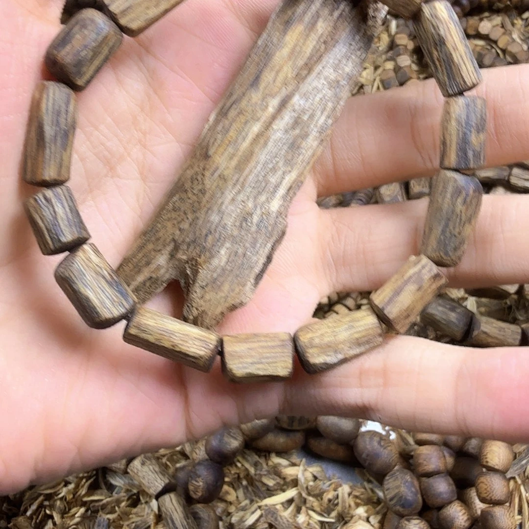 沉香碎屑沉香?****88mm，7克