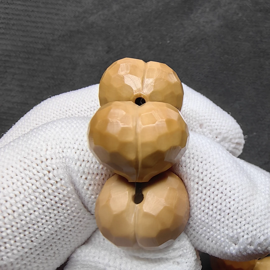 猴头聚宝盆手工雕刻钻石面柯基臀屁桃手串，大尺寸毕业级手工雕刻