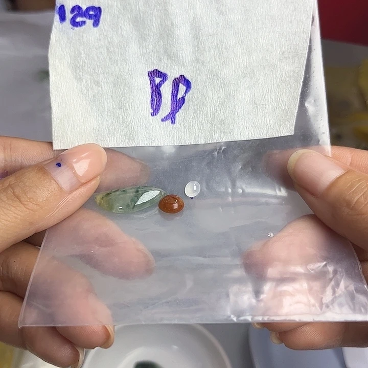 A***蓝未镶嵌定制翡翠不退