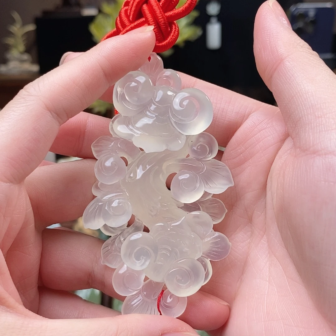 岫玉未镶嵌车挂如意