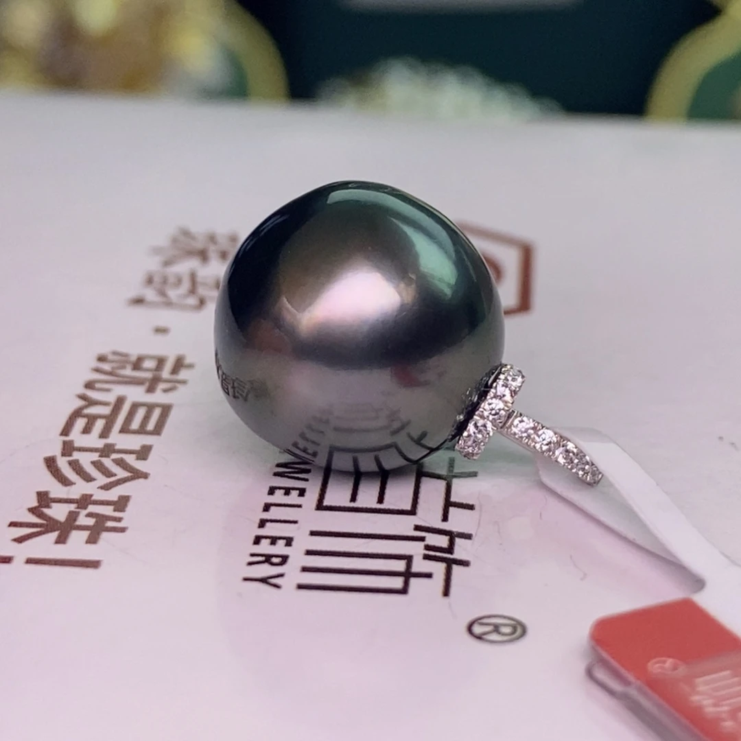 颈饰18K金镶嵌海水珍珠