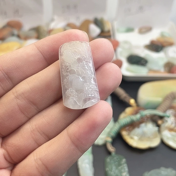 翡翠未镶嵌颈饰翡翠