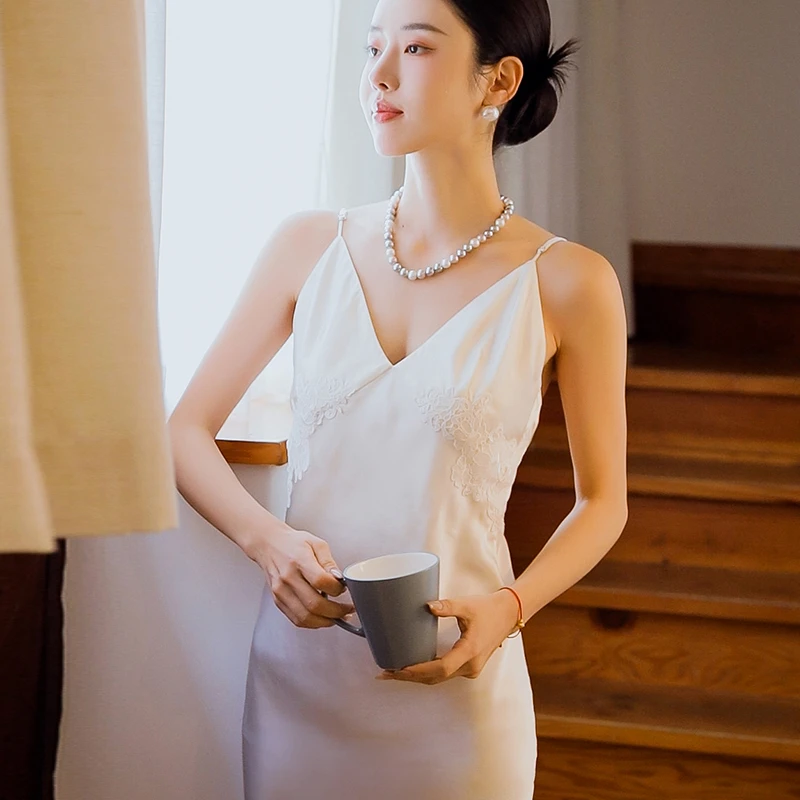 复古日记“月桂女神”19mm素绉缎法式性感蕾丝吊带裙睡衣25FL512