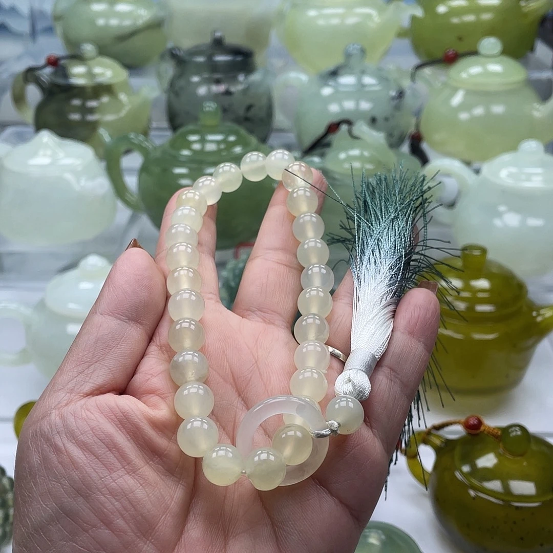 三****蛇纹石玉未镶嵌手持